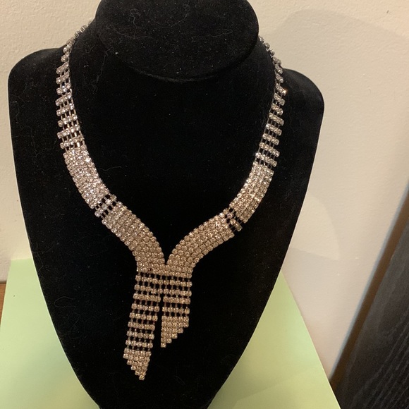 Gorgeous faux diamonds necklace, 17” - Picture 4 of 5
